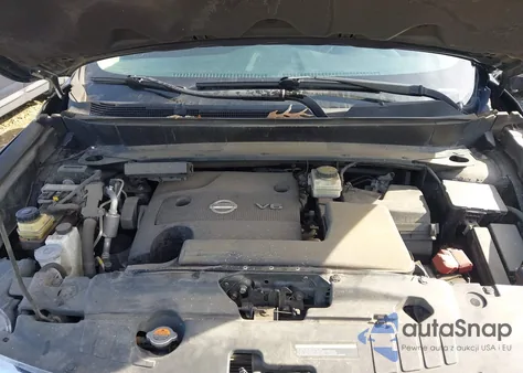 2015 Nissan Pathfinder Platinum/S/Sl/Sv z USA, uszkodzony, nr VIN 5N1AR2MN2FC636823